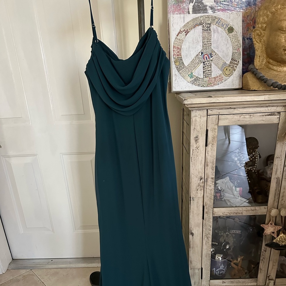 Lulu size 10 beautiful long green dress. Worn once!!